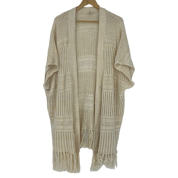 Good Hart crochet kimono with fringe bottom women's size med/Large - Picture 1 of 9